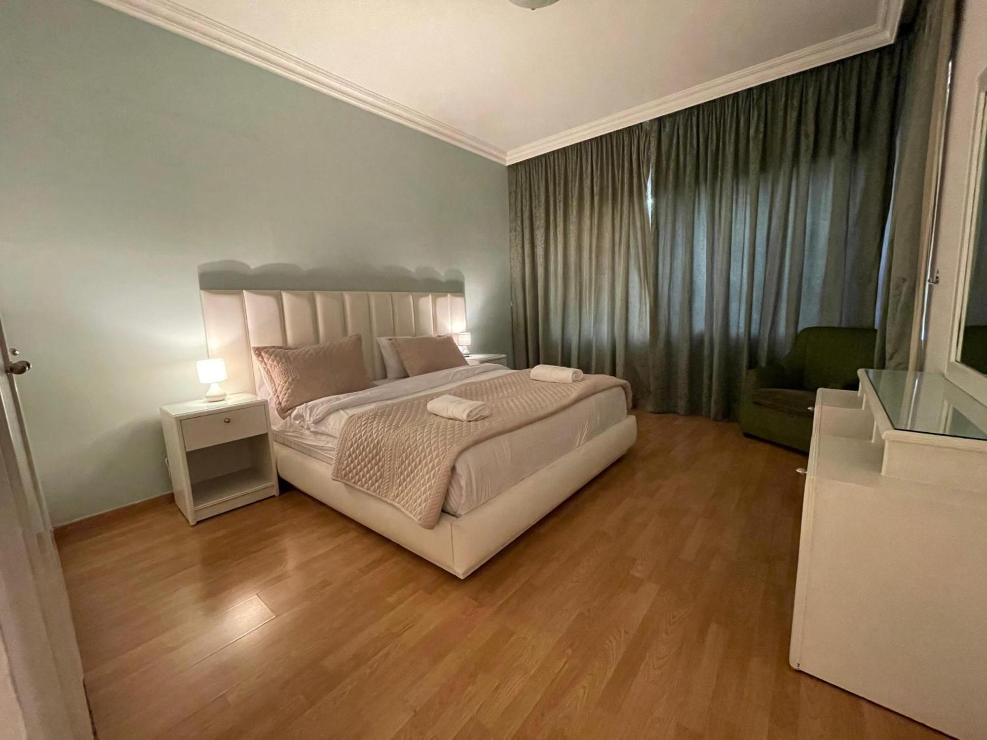 Elegant Suites Beirut Esterno foto