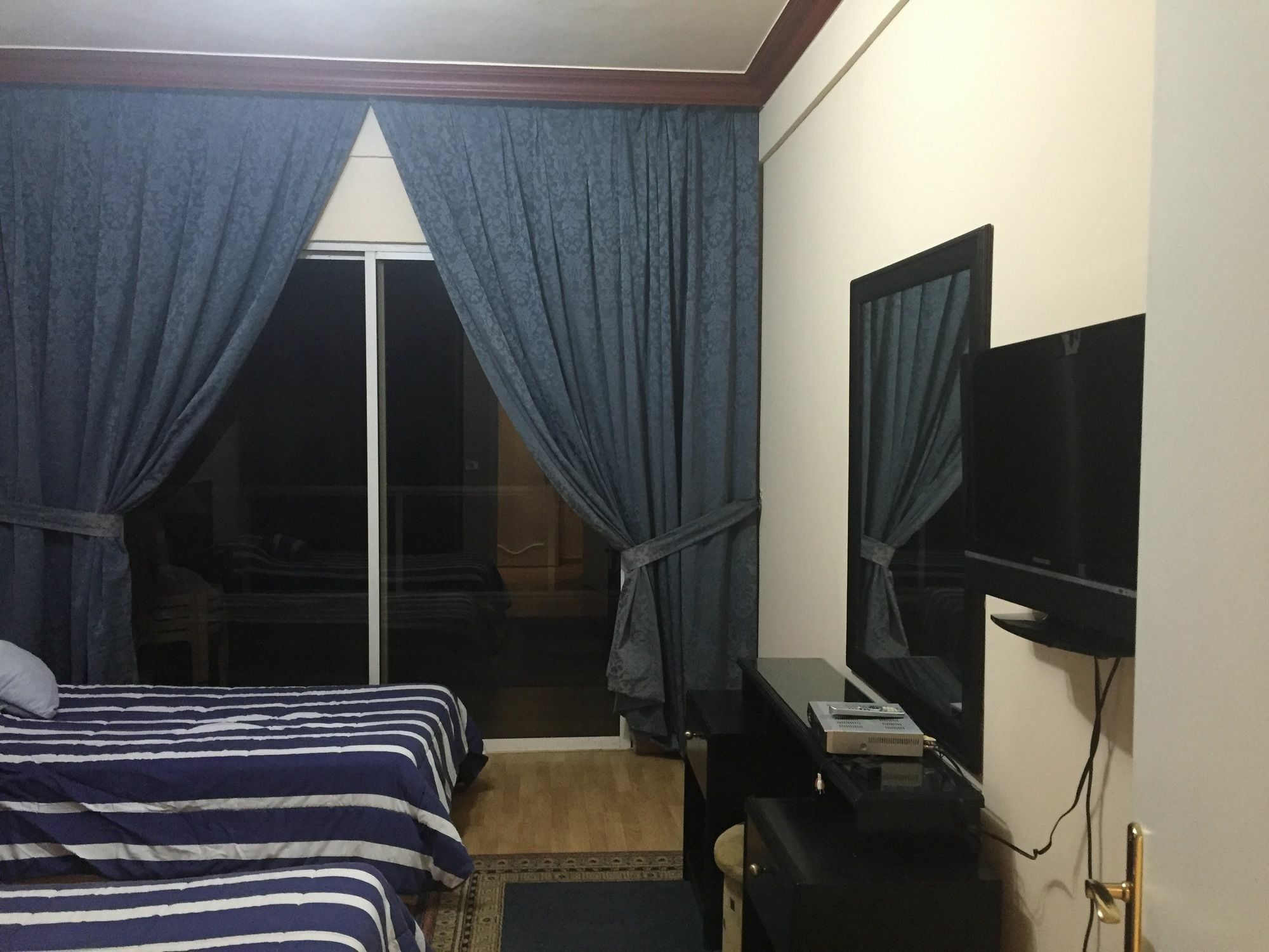 Elegant Suites Beirut Esterno foto